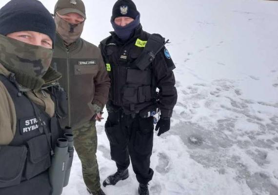 Dzialamy razem!!! Wspólny patrol Straży Miejskiej, Straży Leśnej i Straży Rybackiej po Gminie Czaplinek.