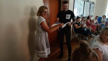 Wręczenie nagród z okazji konkursu Facebook'owego "Rymowanki z Czaplinka"