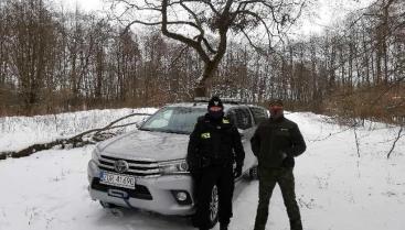 Dzialamy razem!!! Wspólny patrol Straży Miejskiej, Straży Leśnej i Straży Rybackiej po Gminie Czaplinek.