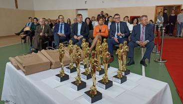 Szkolna Gala Oskarów w Zespole Szkół w Czaplinku z udziałem burmistrza Czaplinka Marcina Naruszewicza
