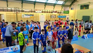 Zacięta rywalizacja o Puchar Burmistrza Czaplinka w halowym turnieju piłki nożnej w kategorii młodzik