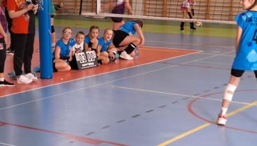 Młode siatkarki Klubu Piłki Siatkowej Czaplinek wystąpiły na turnieju w Goleniowie