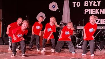 Zdjęcie - zakończenie roku CzOK-u grupa JabaDabaDoo