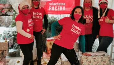 Wolontariusze Szlachetnej Paczki na magazynie