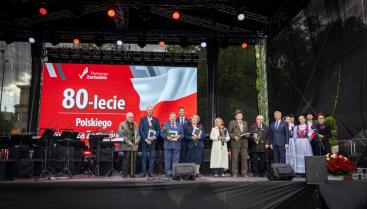 Wyróżnienie dla Wiesława Krzywickiego podczas uroczystego koncertu z okazji „80-lecia Polskiego Pomorza Zachodniego”