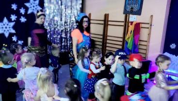 BAL KARNAWAŁOWY W PRZEDSZKOLU PUBLICZNYM W CZAPLINKU