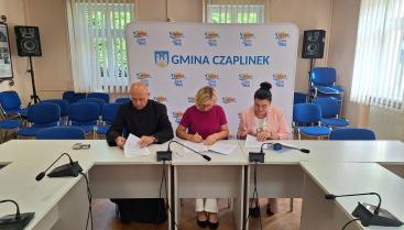Podpisanie umowy na zabytki