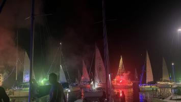 Nocna parada jachtów