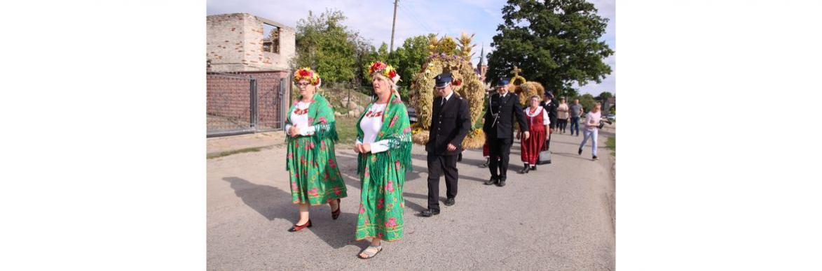 korowód dożynkowy