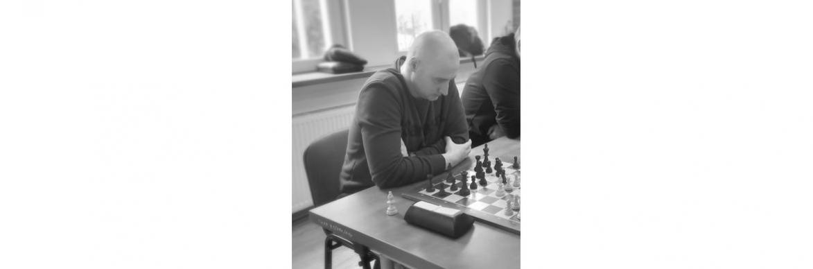 Adrian Sobczak podczas turniejów szachowych