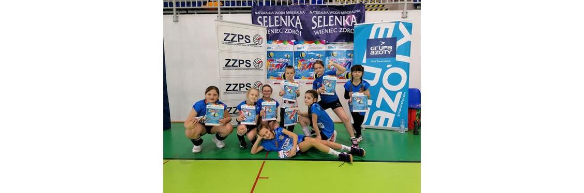 Młode siatkarki Klubu Piłki Siatkowej Czaplinek wystąpiły na turnieju w Goleniowie