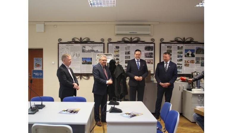 Pierwsze komputery w ramach projektu Granty PPGR trafiły do mieszkańców