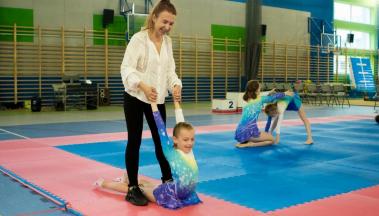 TURNIEJ W AKROBATYCE SPORTOWEJ W SZCZECINKU